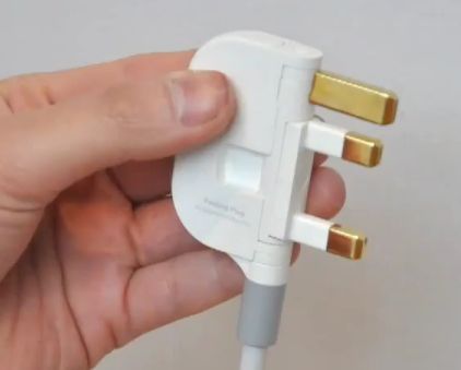 folding_plug_concept